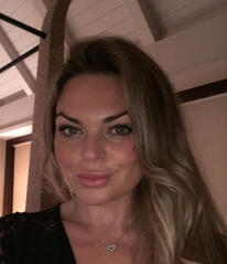 Lisa Marie Bourke Out to Dinner